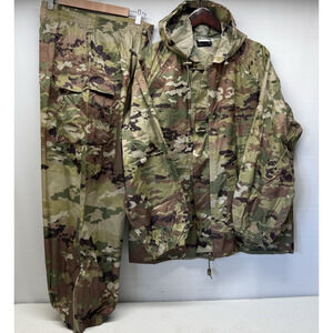 ADVANTAGE WEAR & GEAR 2pc Rainsuit OCP Multicam Jacket & Pants Size Medium